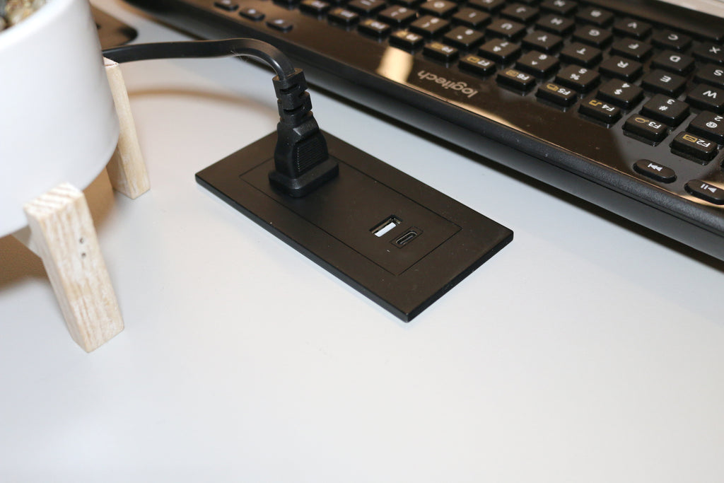 FC760MINI 1 Plug Recess Mount with USB A & C Furnlite